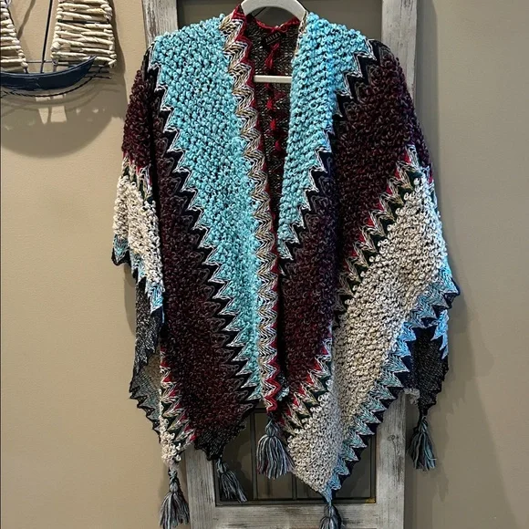 Knit Poncho - Picture 1 of 4